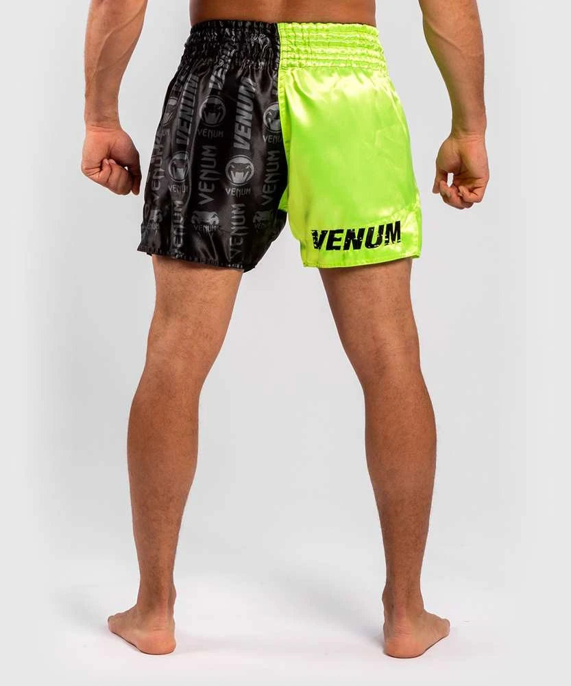 Pantaloncini Kick-thai Venum Logos Nero-Giallo 6 Pantaloncini Kick-thai Venum Logos Nero-Giallo - immagine 4