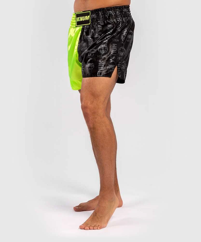 Pantaloncini Kick-thai Venum Logos Nero-Giallo 5 Pantaloncini Kick-thai Venum Logos Nero-Giallo - immagine 3