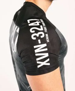 T-shirt Venum Sky247 Dry Tech Nero-grigio -Guanti tshirt venum sky247 maniche corte 3